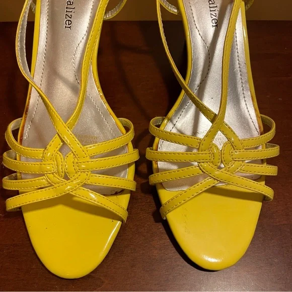 Naturalizer Yellow Heel Sandals, size 6.5 - Picture 3 of 11